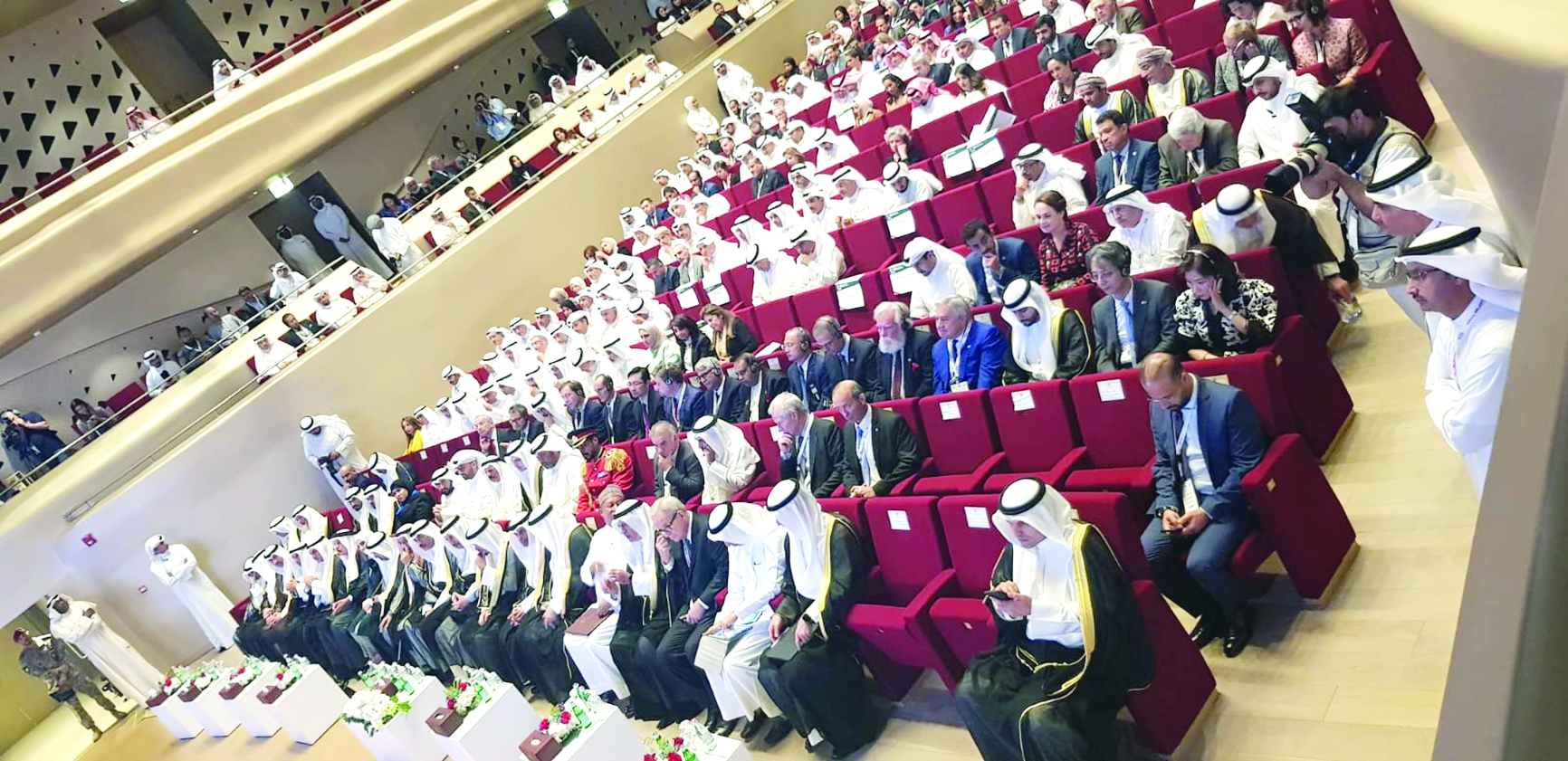 حضور رفيع المستوى من مسؤولين في الدولة وقيادات نفطية