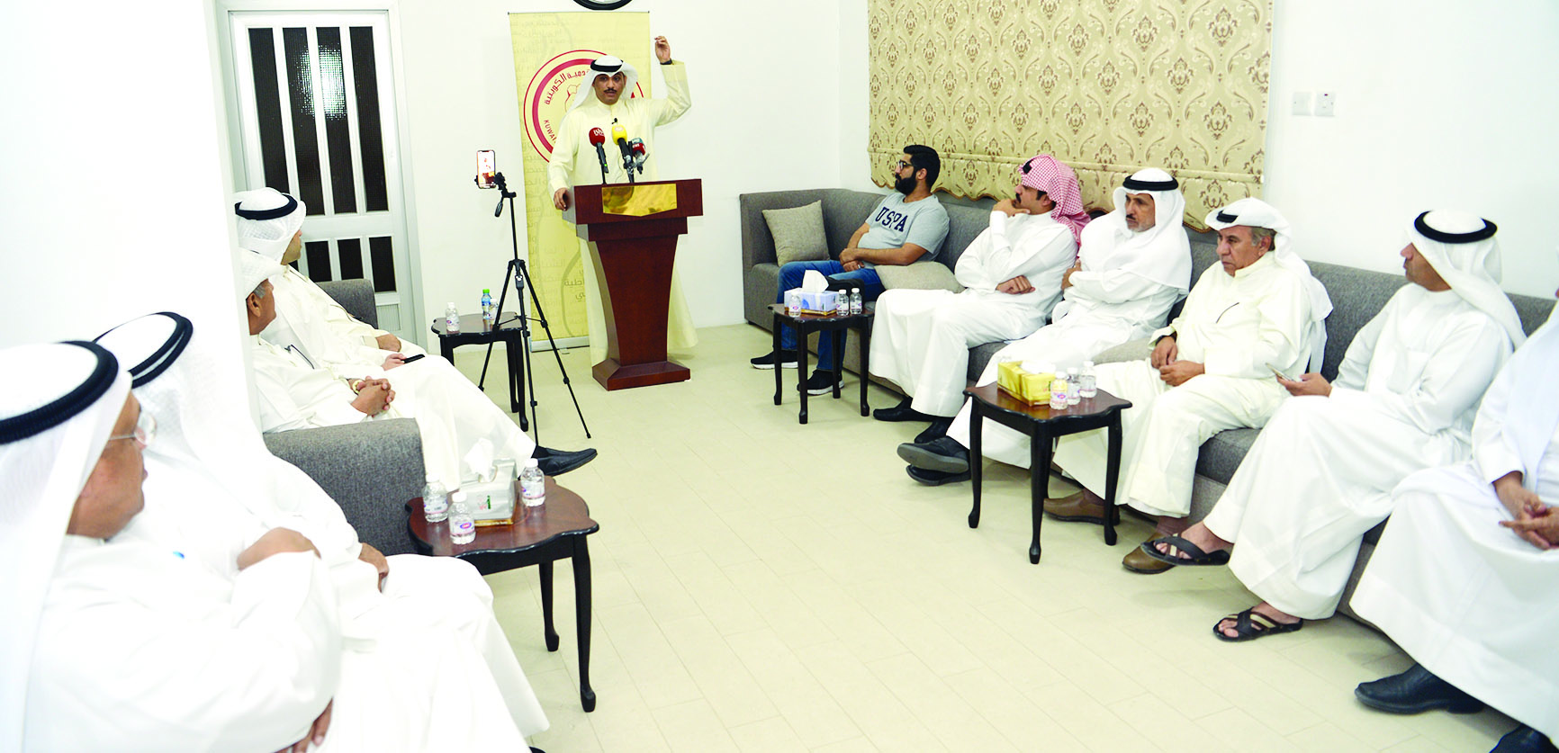 u062du0645u062f u0627u0644u0623u0646u0635u0627u0631u064a u0645u062au062du062fu062bu0627u064b u0641u064a u0627u0644u0646u062fu0648u0629 t(u062au0635u0648u064au0631 u0646u0627u064au0641 u0627u0644u0639u0642u0644u0629)