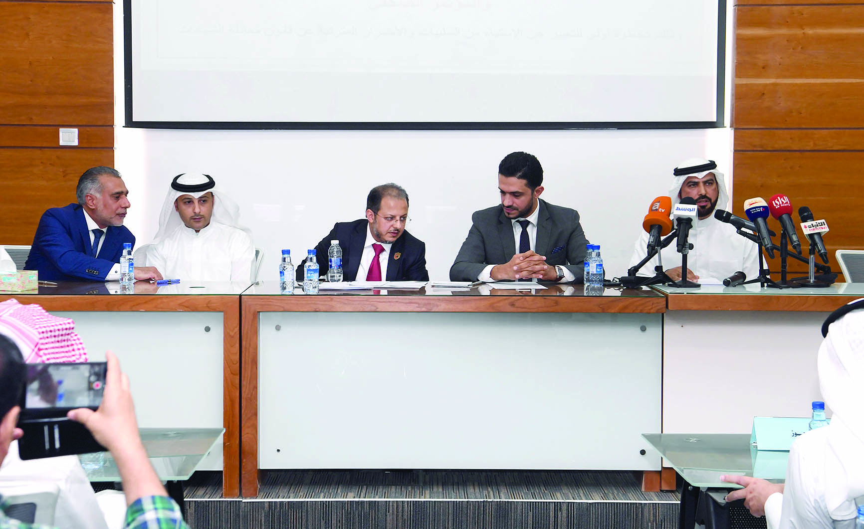 u0627u0644u0645u062au062du062fu062bu0648u0646 u0641u064a u0627u0644u0645u0624u062au0645u0631 u0627u0644u0635u062du0627u0641u064a 