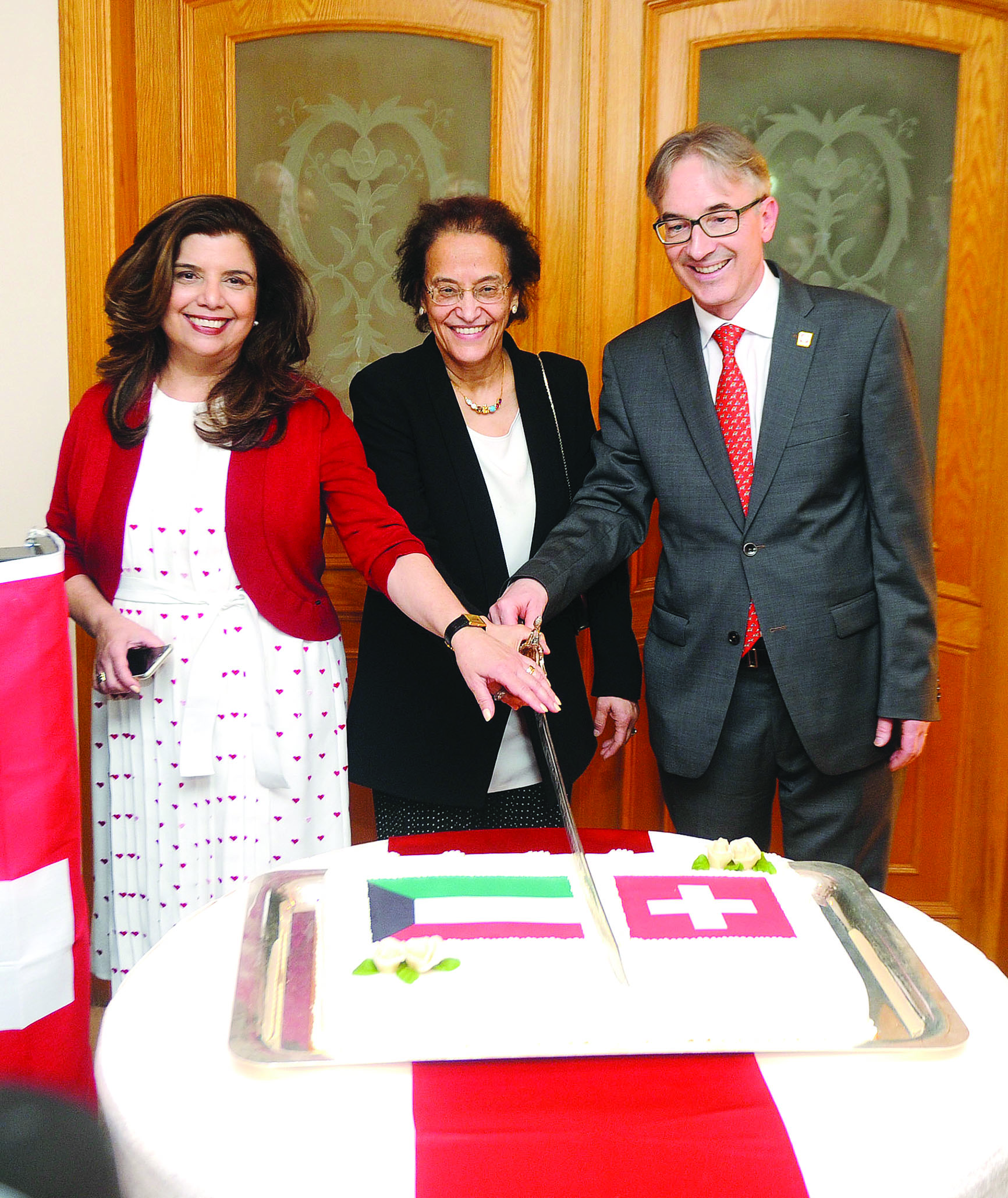 u0627u0644u062du0645u062f u062au0634u0627u0631u0643 u0627u0644u0633u0641u064au0631 u0648u0632u0648u062cu062au0647 u0642u0637u0639 u0642u0627u0644u0628 u0627u0644u062du0644u0648u0649 t(u062au0635u0648u064au0631 u0628u0633u0627u0645 u0632u064au062fu0627u0646)