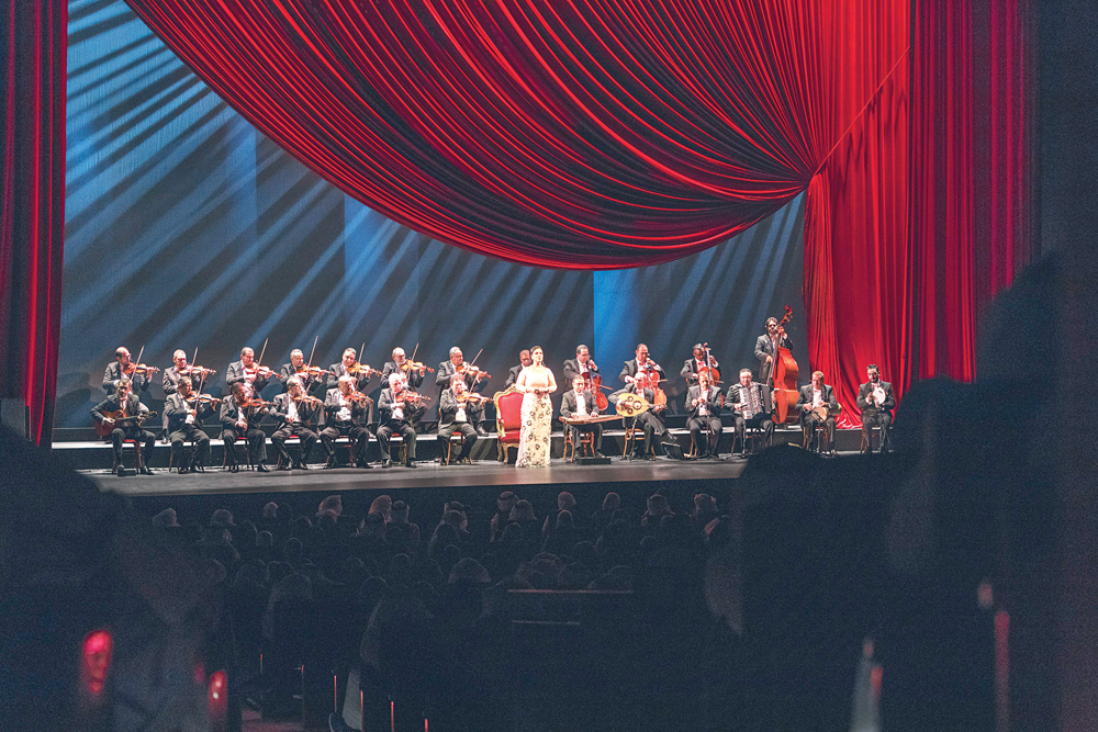 مي والفرقة الموسيقية