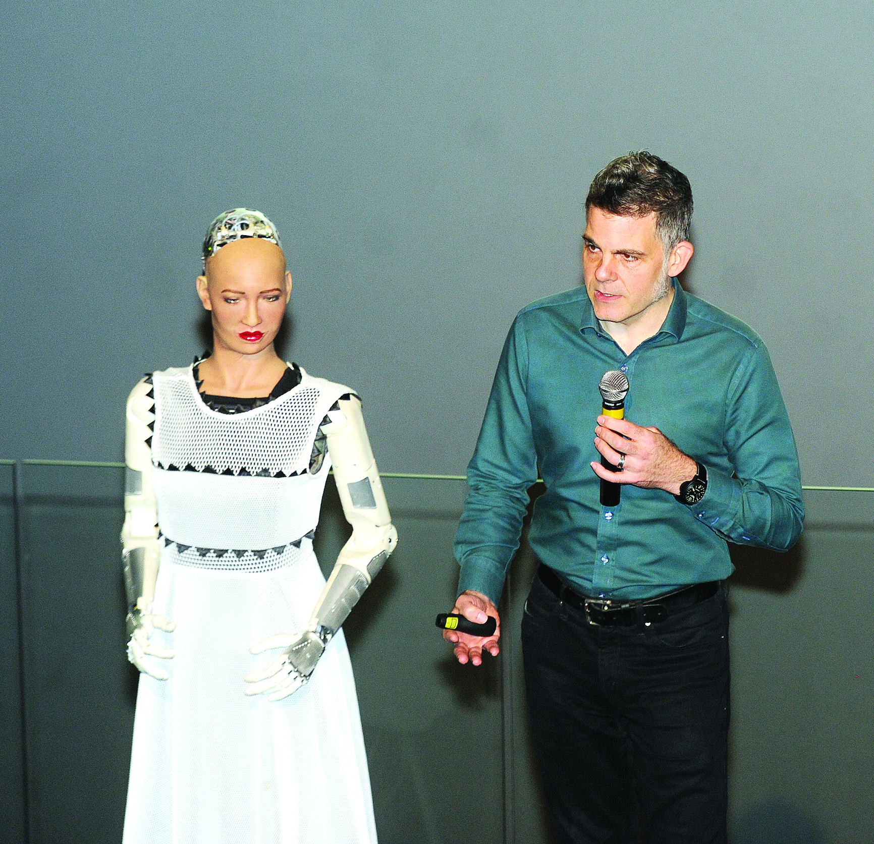 ... وهانس يشرح مشوارها