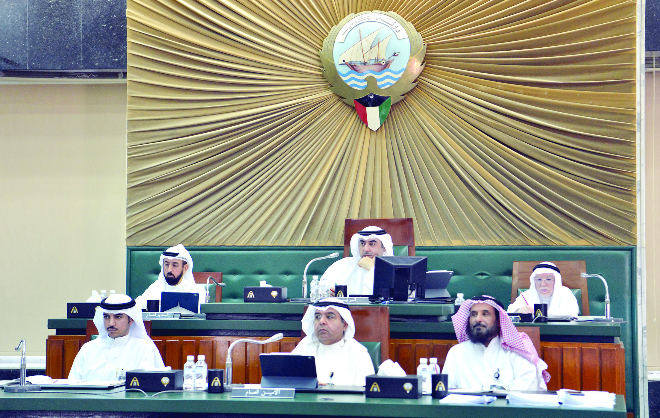 u0627u0644u0639u062au064au0628u064a u0645u062au0631u0626u0633u0627u064b u0627u0644u062cu0644u0633u0629 u0627u0644u062au064a u0644u0645 u062au0643u062au0645u0644 t(u062au0635u0648u064au0631 u0646u0627u064au0641 u0627u0644u0639u0642u0644u0629)