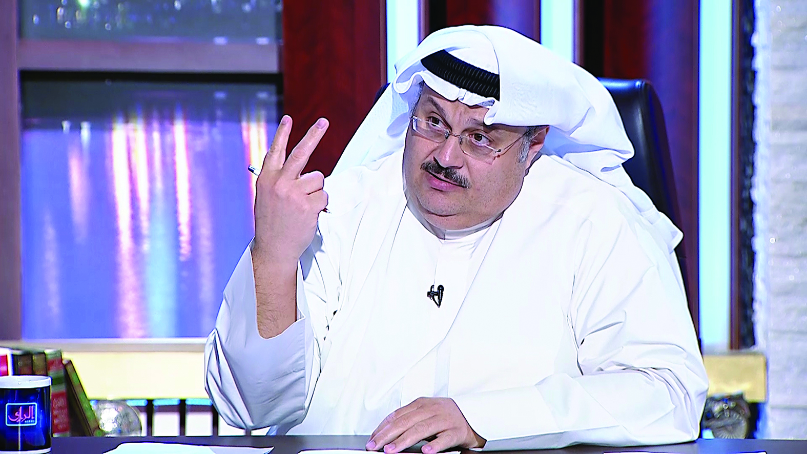 u0627u0644u0632u0645u064au0644 u0648u0644u064au062f u0627u0644u062cu0627u0633u0645 u0641u064a u0644u0642u0627u0621 u00abu0639u0634u0631 u0625u0644u0627 u0639u0634u0631u00bb 