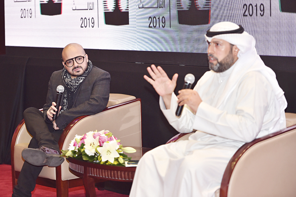 u0639u0644u064a u062du0633u0646 u062eu0644u0627u0644 u062au0639u0642u064au0628u0647 u0639u0644u0649 u0627u0644u0623u0641u0644u0627u0645 u0627u0644u0648u062bu0627u0626u0642u064au0629 