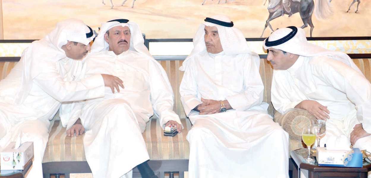 حديث جانبي بين فليطح وغانم وعناد والمعصب