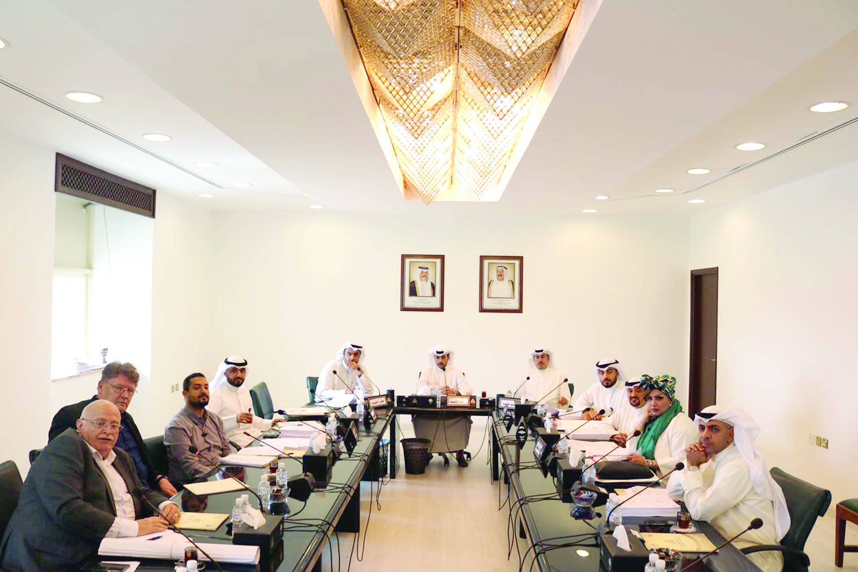 u062cu0627u0646u0628 u0645u0646 u0627u062cu062au0645u0627u0639 u0644u062cu0646u0629 u062du0648u0644u064a 