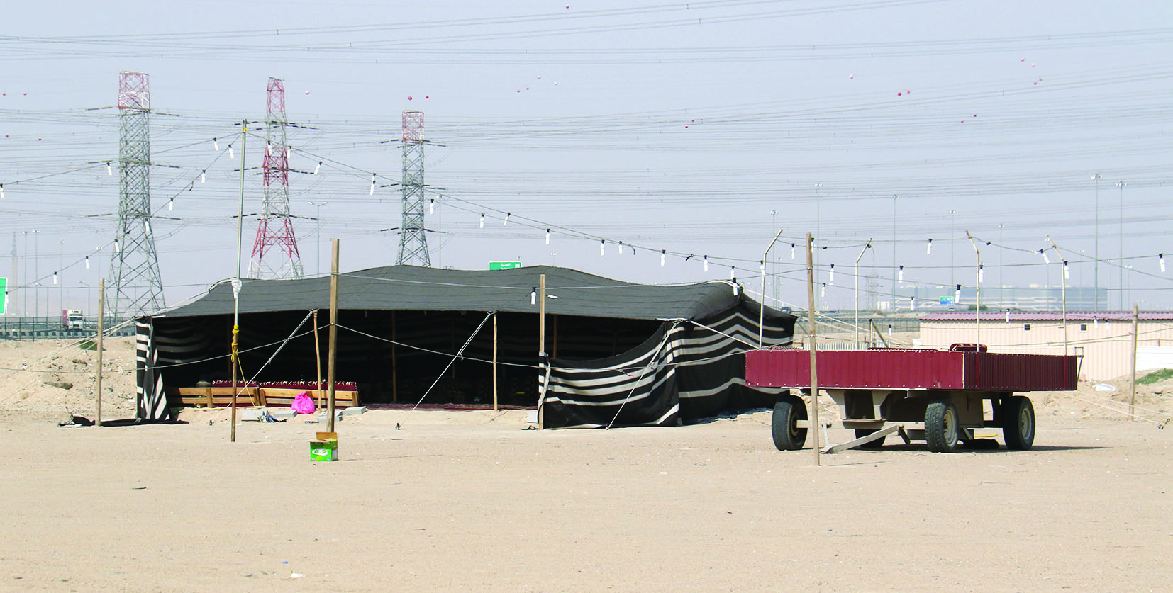 خيمة مزينة بأنوار                 				                       (تصوير نايف العقلة)