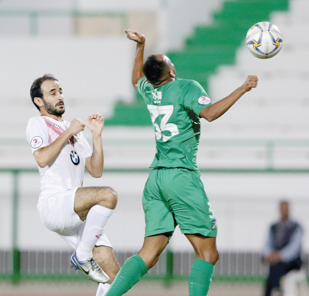 u00abu0627u0644u0643u0648u064au062au00bb u0648u0627u0635u0644 u0627u0644u062au0635u062fu0631... u0648u00abu062fu0641u0639u00bb u0627u0644u0639u0631u0628u064a u0625u0644u0649 u0627u0644u0645u0631u0643u0632 u0627u0644u0623u062eu064au0631t (u0627u0644u0623u0632u0631u0642 u062fu0648u062a u0643u0648u0645)