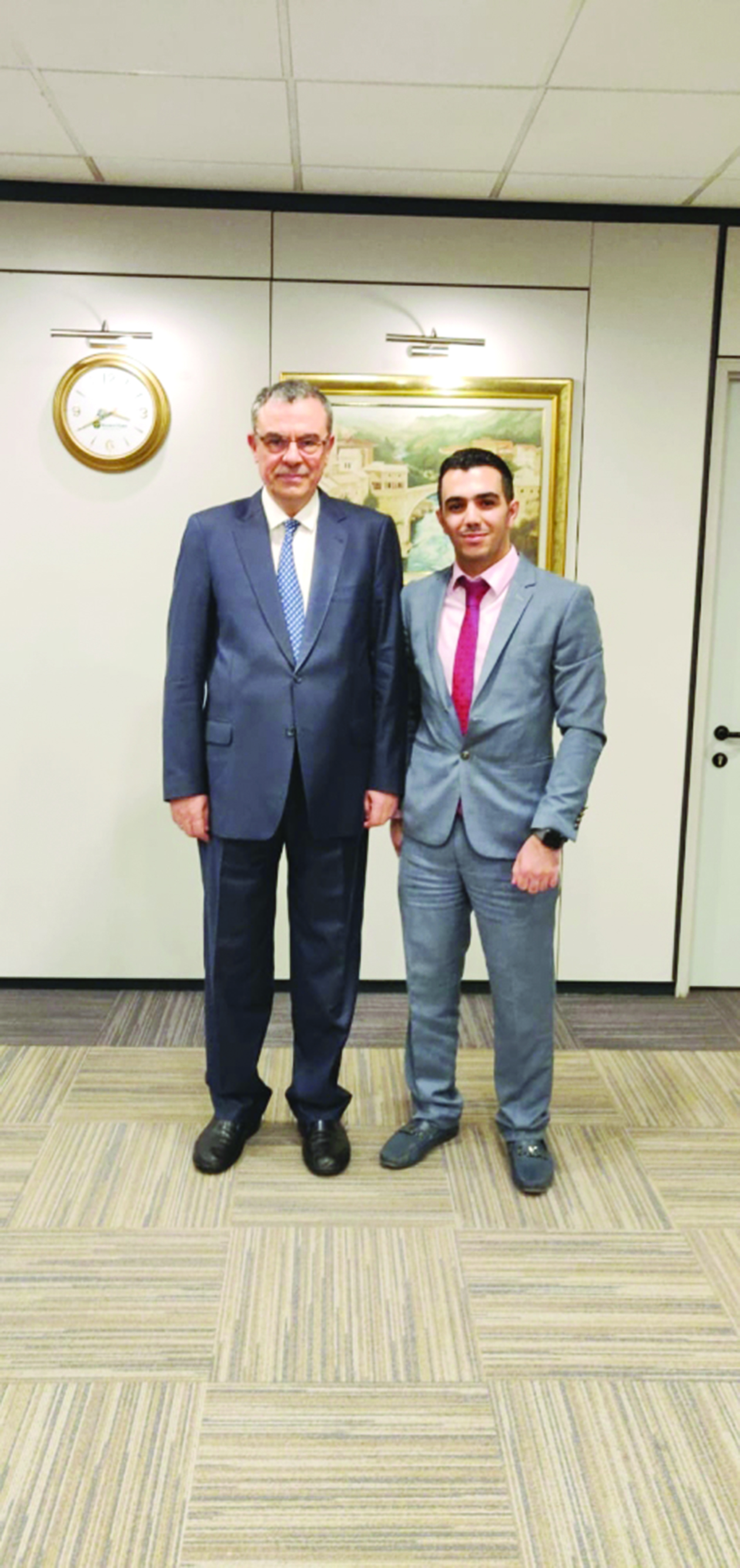 أفق إيوان مع الزميل علي قاسم 