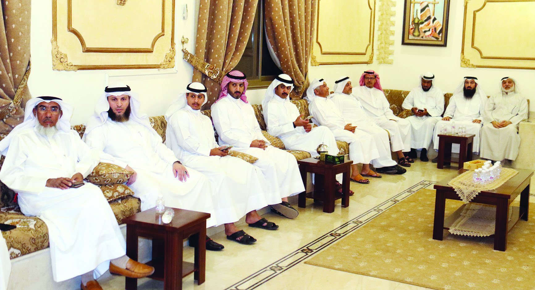 جانب من الحضور في ديوان السعدون 