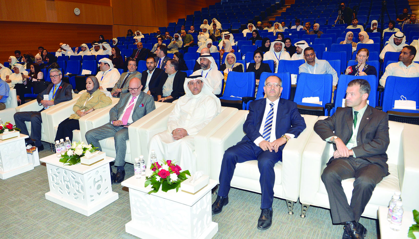 الأذينة والبقاعين في مقدمة الحضور	 (تصوير نايف العقلة)