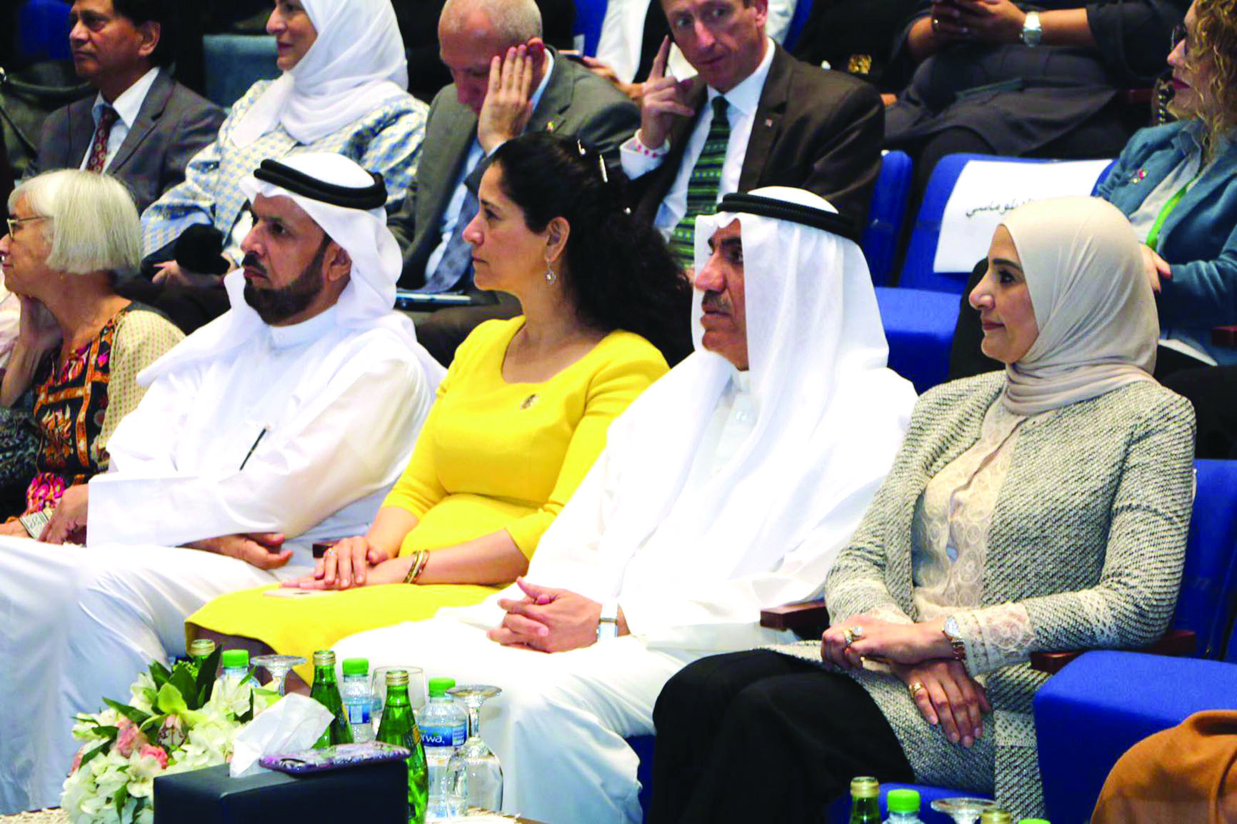 العقيل وحسين الأنصاري وانتصار العلي والقشعان خلال المؤتمر