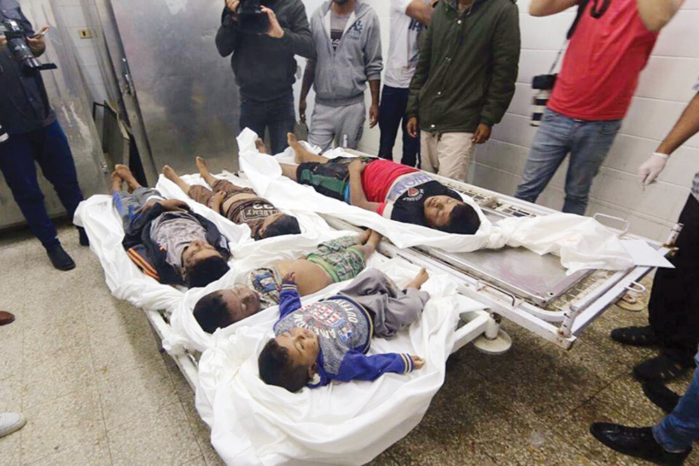 u062cu062bu0627u0645u064au0646 u062eu0645u0633u0629 u0623u0637u0641u0627u0644 u0645u0646 u0623u0633u0631u0629 u0627u0644u0633u0648u0627u0631u0643u0629 u0628u0639u062f u0645u0642u062au0644u0647u0645 u0641u064a u063au0627u0631u0629 u0625u0633u0631u0627u0626u064au0644u064au0629 u0639u0644u0649 u0645u0646u0632u0644u0647u0645 u0641u064a u062fu064au0631 u0627u0644u0628u0644u062dt(u0627u0644u0631u0627u064a)