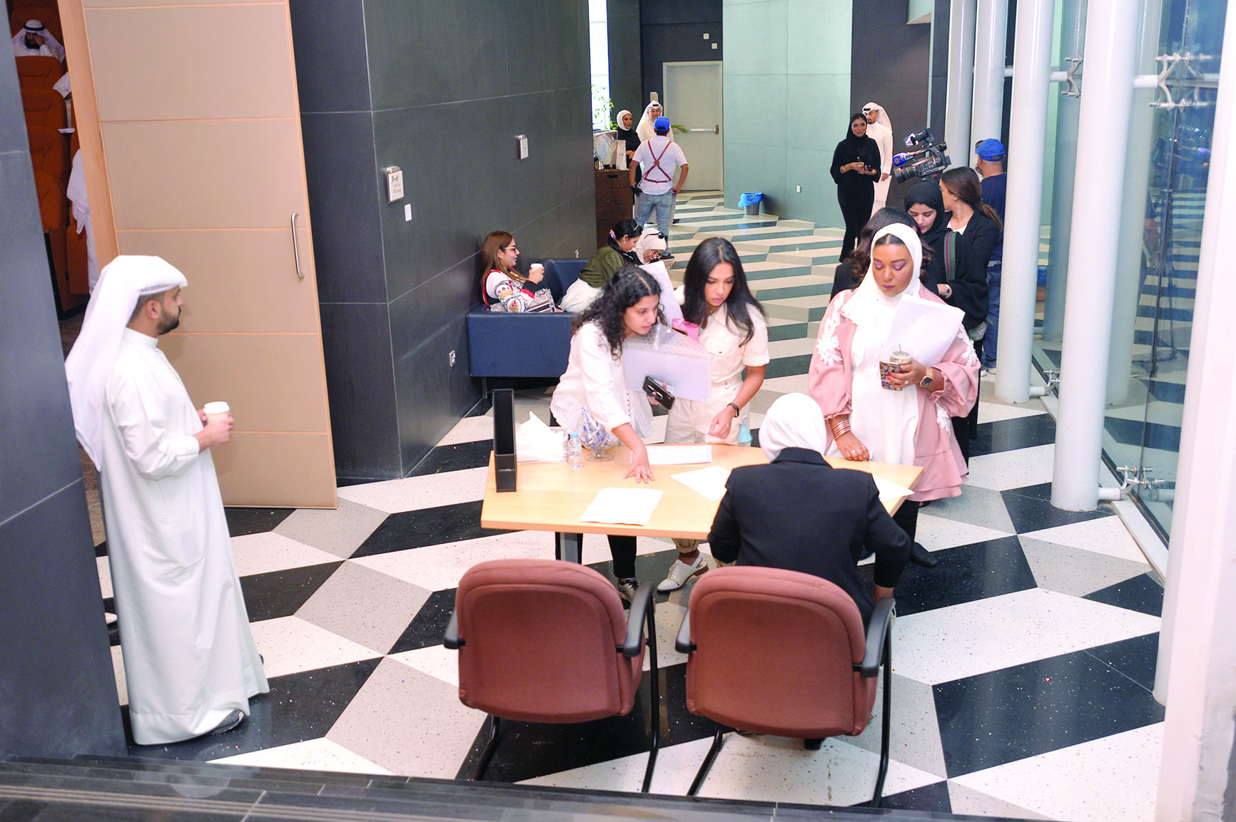 u062cu0627u0646u0628 u0645u0646 u0645u0642u0627u0628u0644u0627u062a u0627u0644u062au0648u0638u064au0641   t (u062au0635u0648u064au0631 u0623u0633u0639u062f u0639u0628u062fu0627u0644u0644u0647)