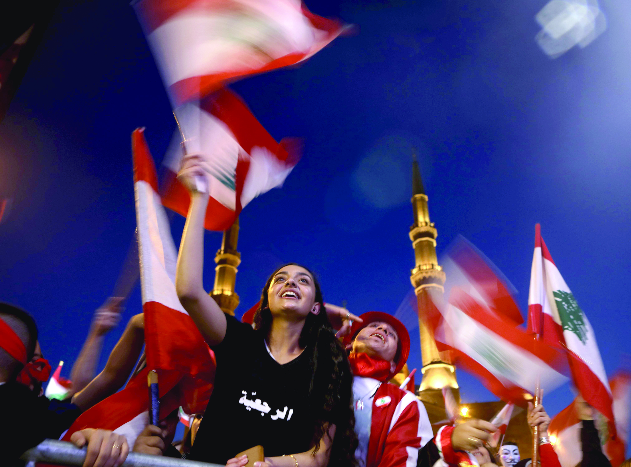  u0644u0628u0646u0627u0646u064au0648u0646 u064au0634u0627u0631u0643u0648u0646 u0641u064a u062au0638u0627u0647u0631u0629 u0644u064au0644u064au0629 u0641u064a u0648u0633u0637 u0628u064au0631u0648u062a u0623u0648u0644 u0645u0646 u0623u0645u0633 t(u0623 u0641 u0628) 