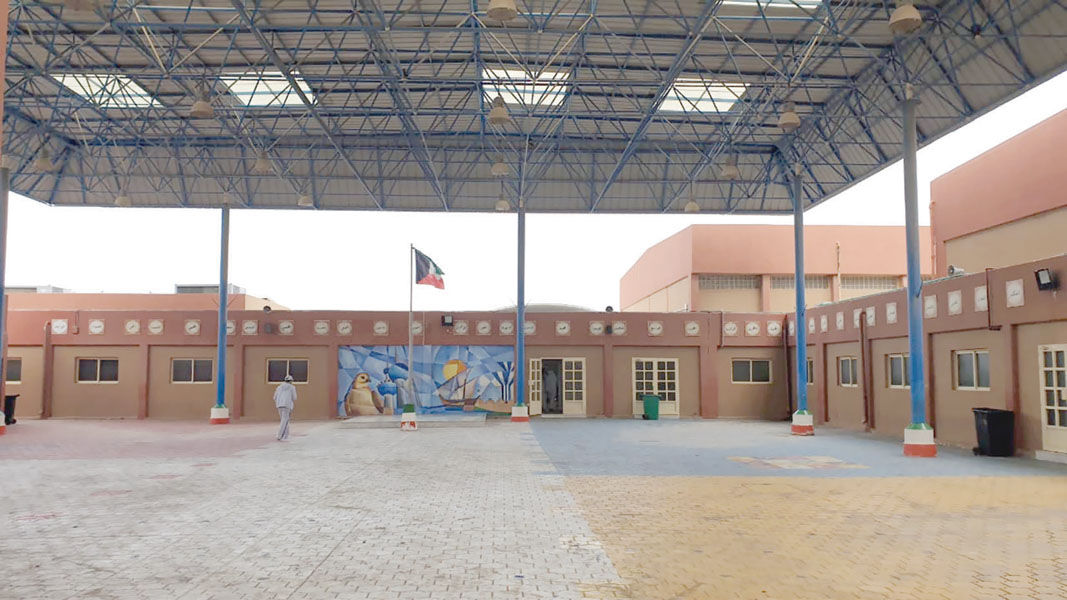 u0645u062fu0631u0633u0629 u0641u064a u0627u0644u062cu0647u0631u0627u0621 u062eu0627u0644u064au0629 u0645u0646 u0623u064a u0623u062bu0631 u0644u0644u0645u0637u0631 