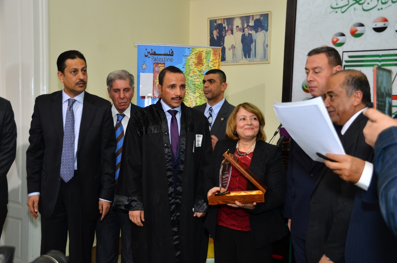 (u062au0635u0648u064au0631 u0639u0645u0631u0648 u0639u0642u064au0644u0629)