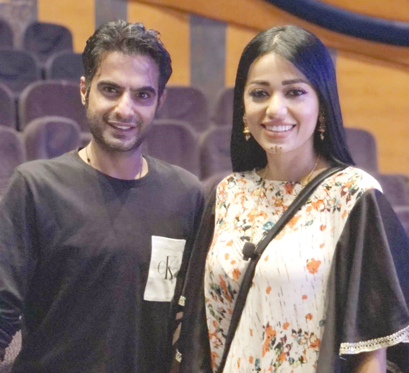 الزميل حمود العنزي مع رحمة رياض 