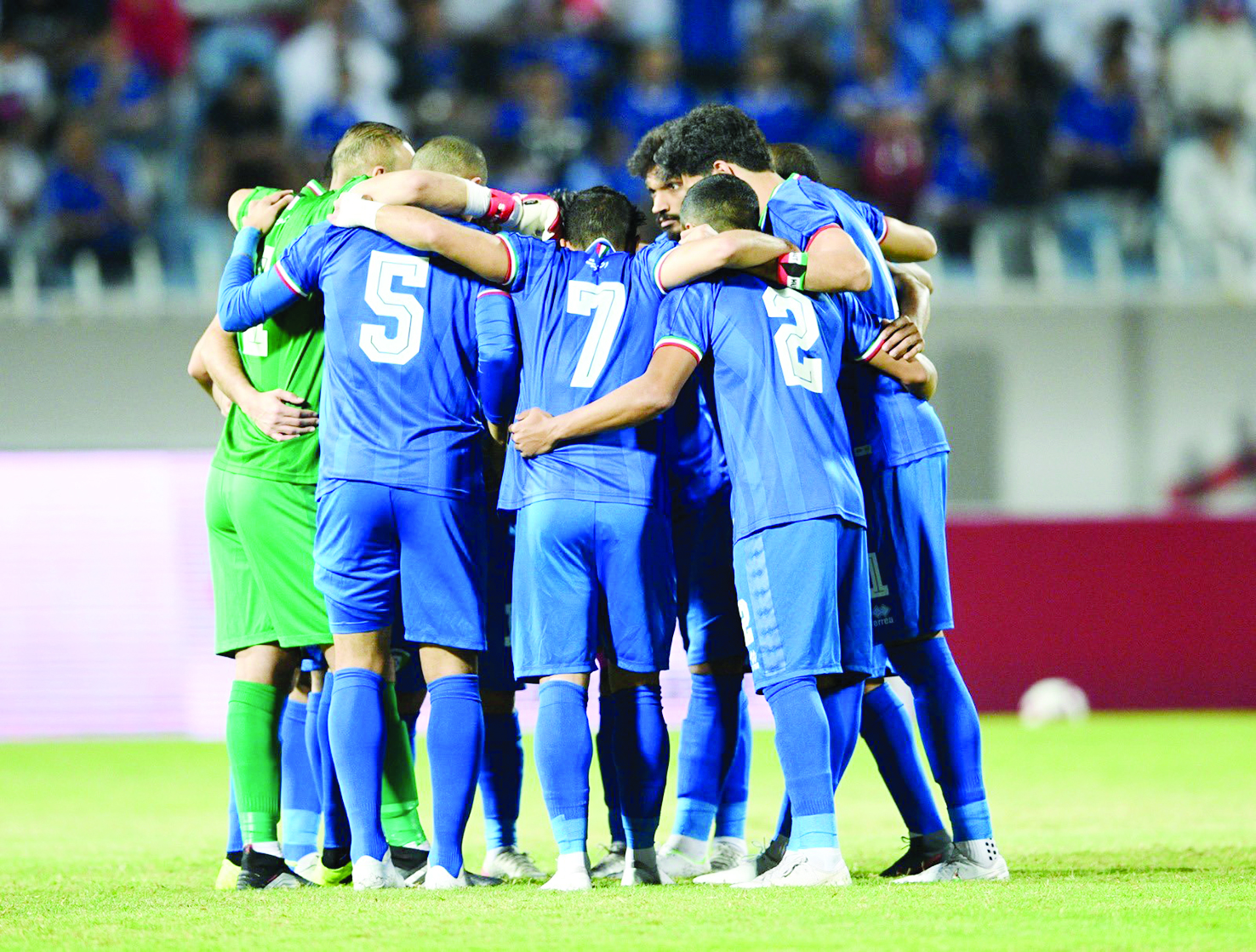 u00abu0627u0644u0623u0632u0631u0642u00bb... u0643u062au0644u0629 u0648u0627u062du062fu0629 u0648u0642u0644u0628 u0648u0627u062du062f 