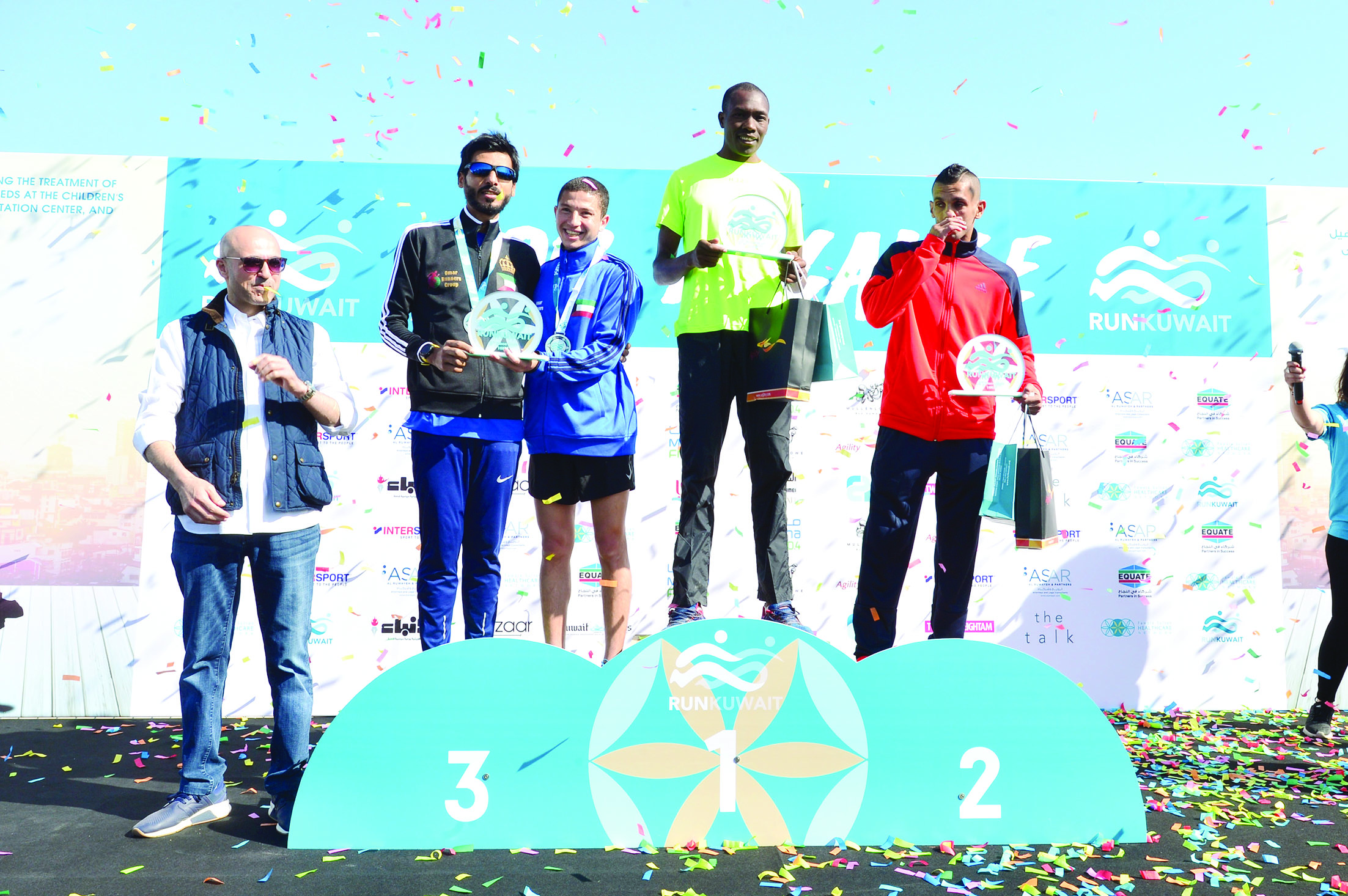 تتويج فائزين