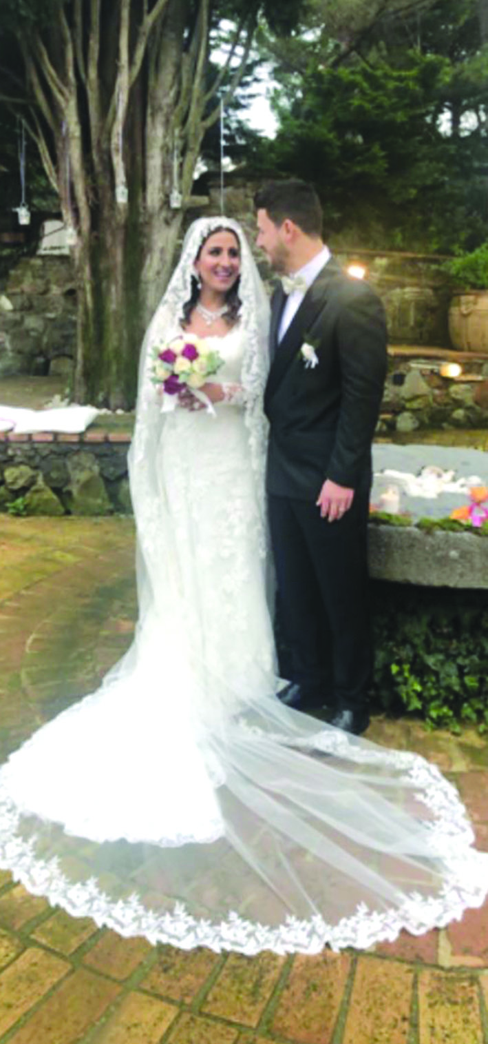 u0635u0648u0631u0629 u0644u0634u0647u062f u0627u0644u062du0648u0627u0644 u0648u0639u0644u064a u0646u0634u0631u062au0647u0627 u0633u0645u064au0631u0629 u0639u0628u062fu0627u0644u0644u0647