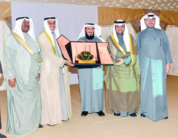 تكريم خلال الحفل	(تصوير نايف العقلة)