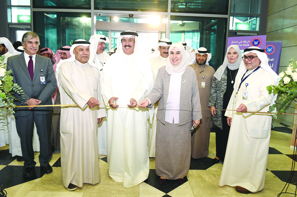 u0627u0644u0645u0636u0641 u064au0642u0635 u0634u0631u064au0637 u0627u0641u062au062au0627u062d u0627u0644u0645u0639u0631u0636 u0628u062du0636u0648u0631 u0642u064au0627u062fu064au064a u00abu0627u0644u0647u064au0626u0629u00bb