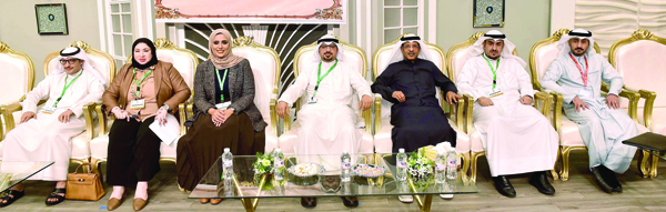 u0627u0644u0645u062au062du062fu062bu0648u0646 u0641u064a u0627u0644u0646u062fu0648u0629 t   (u062au0635u0648u064au0631 u0628u0633u0627u0645 u0632u064au062fu0627u0646)