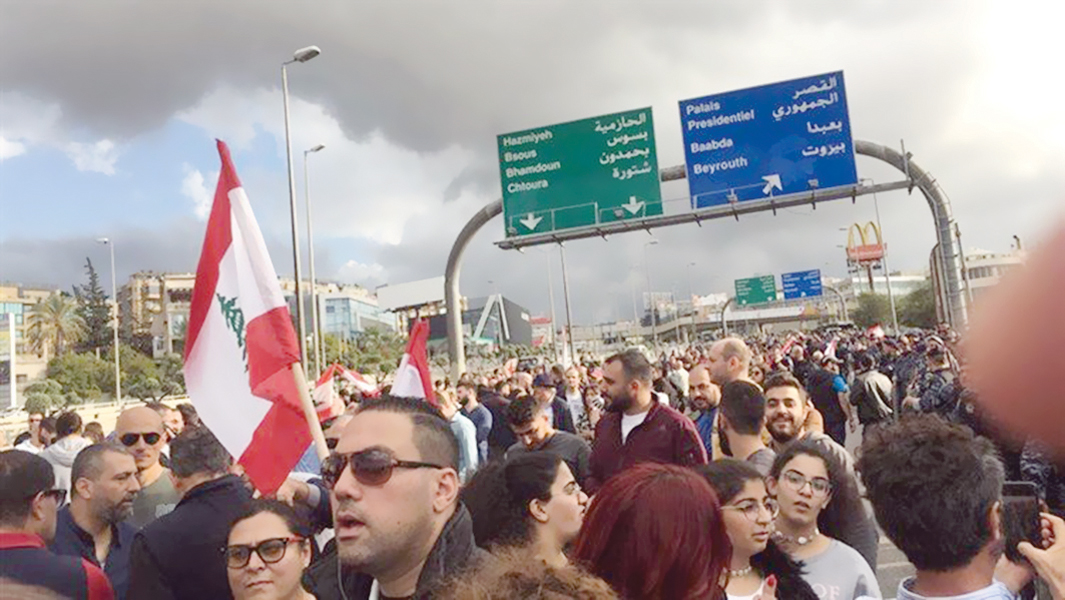 u0645u0646 u062au0638u0627u0647u0631u0629 u0637u0631u064au0642 u0627u0644u0642u0635u0631 u0627u0644u062cu0645u0647u0648u0631u064a u0641u064a u0628u0639u0628u062fu0627 u0623u0645u0633