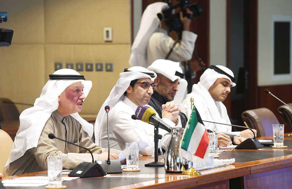 u062cu0627u0646u0628 u0645u0646 u0627u0644u0627u062cu062au0645u0627u0639 