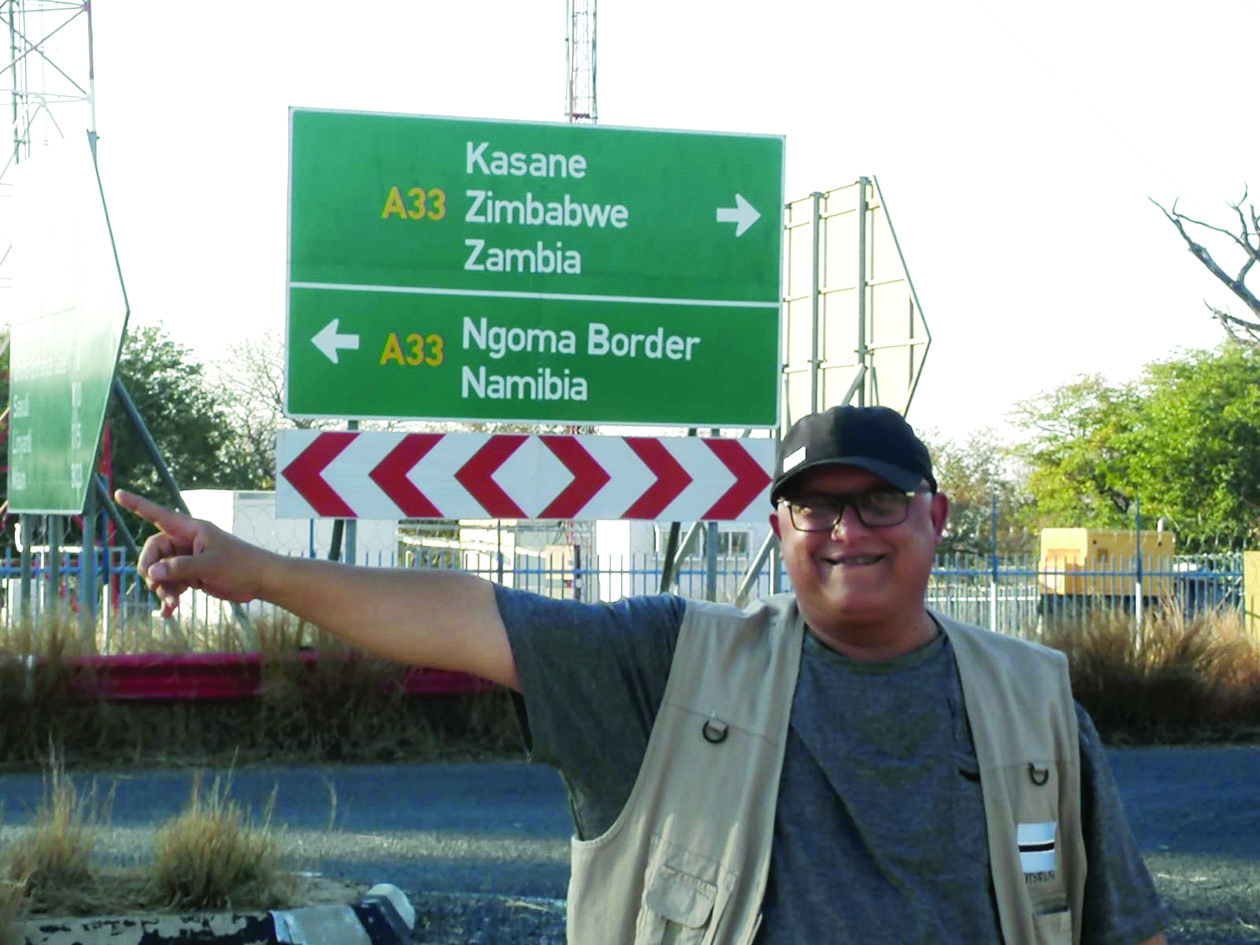 الزميل خالد الشرقاوي أمام مفترق الطرق بين بوتسوانا وناميبيا وزيمبابوي وزامبيا