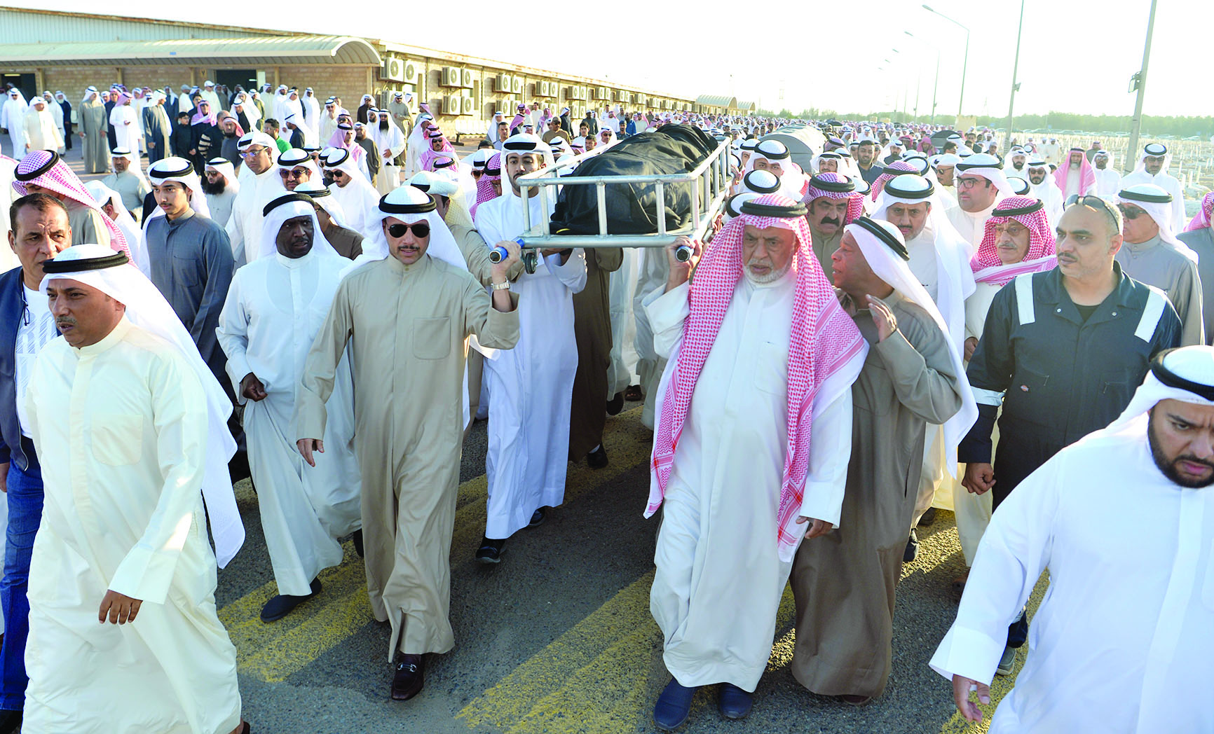 u0645u0631u0632u0648u0642 u0627u0644u063au0627u0646u0645 u064au062au0642u062fu0651u0645 u0627u0644u0645u0634u0627u0631u0643u064au0646 u0641u064a u062du0645u0644 u062cu062bu0645u0627u0646 u0627u0644u0641u0642u064au062f                  t      (u062au0635u0648u064au0631 u0646u0627u064au0641 u0627u0644u0639u0642u0644u0629)