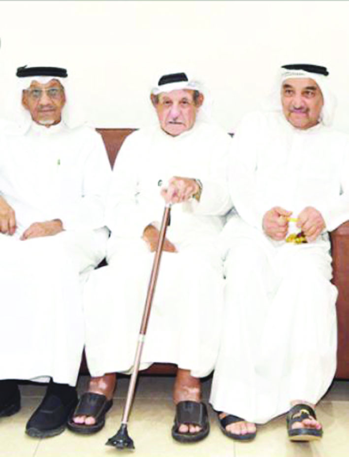 الفارس متوسطا الحمد وعبدالسلام الشطي 