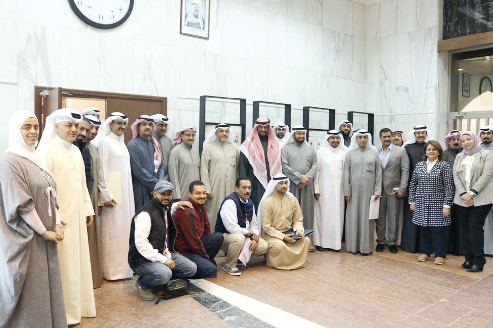 u0645u062du0627u0641u0638 u0627u0644u0639u0627u0635u0645u0629 u0645u062au0648u0633u0637u0627u064b u0645u0645u062bu0644u064a u0627u0644u062cu0647u0627u062a u0627u0644u062du0643u0648u0645u064au0629 u0639u0642u0628 u0627u0644u0648u0631u0634u0629 