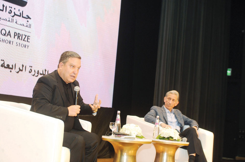 زاهي وهبي يتحدث والرفاعي يتابع	 (تصوير بسام زيدان)