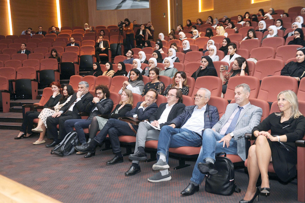 جانب من الحضور 