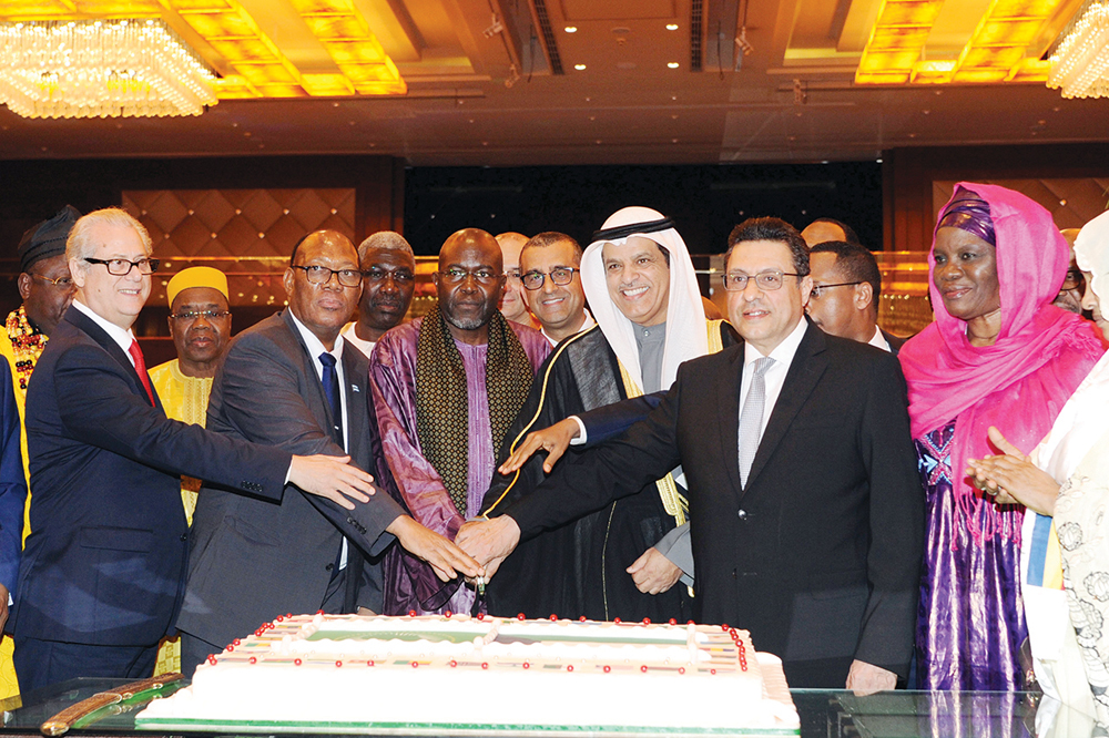 u0642u0637u0639 u0642u0627u0644u0628 u0627u0644u062du0644u0648u0649 u0627u062du062au0641u0627u0644u0627u064b u0628u064au0648u0645 u0623u0641u0631u064au0642u064au0627