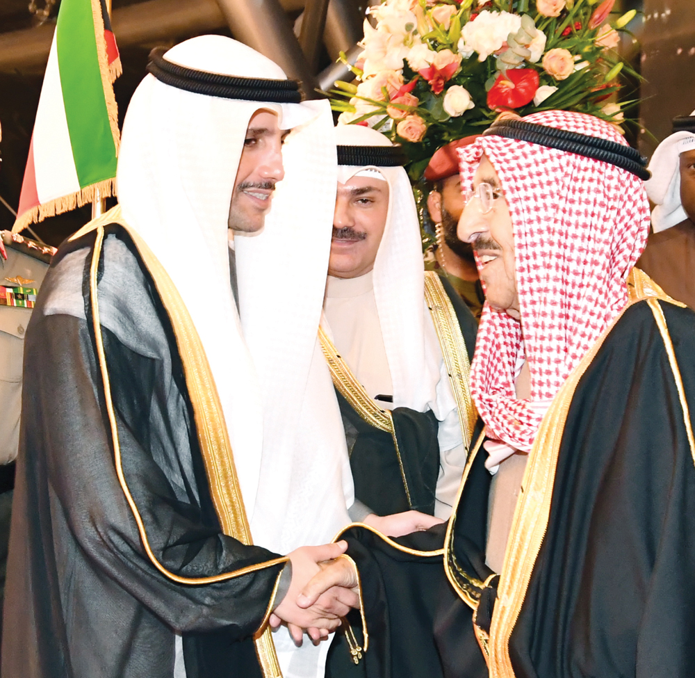 سموه وفي استقباله الغانم