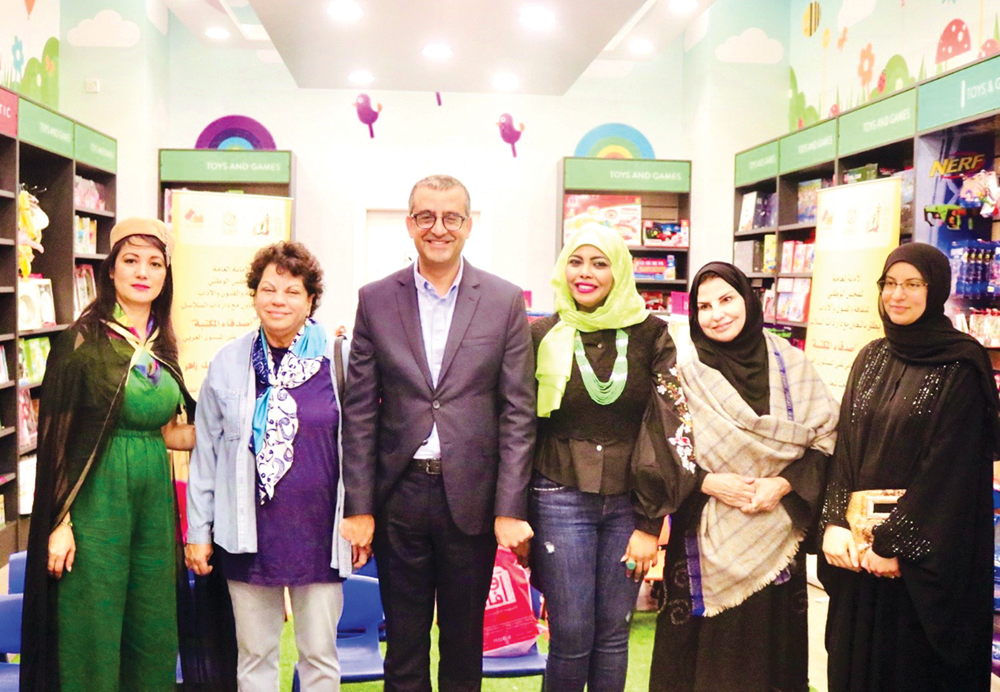 u0627u0644u0633u0641u064au0631 u0627u0644u062au0648u0646u0633u064a u0623u062du0645u062f u0628u0646 u0627u0644u0635u063au064au0631 u064au062au0648u0633u0637 u0643u0627u062au0628u0627u062a u0645u0628u0627u062fu0631u0629 u0623u0635u062fu0642u0627u0621 u0627u0644u0645u0643u062au0628u0629