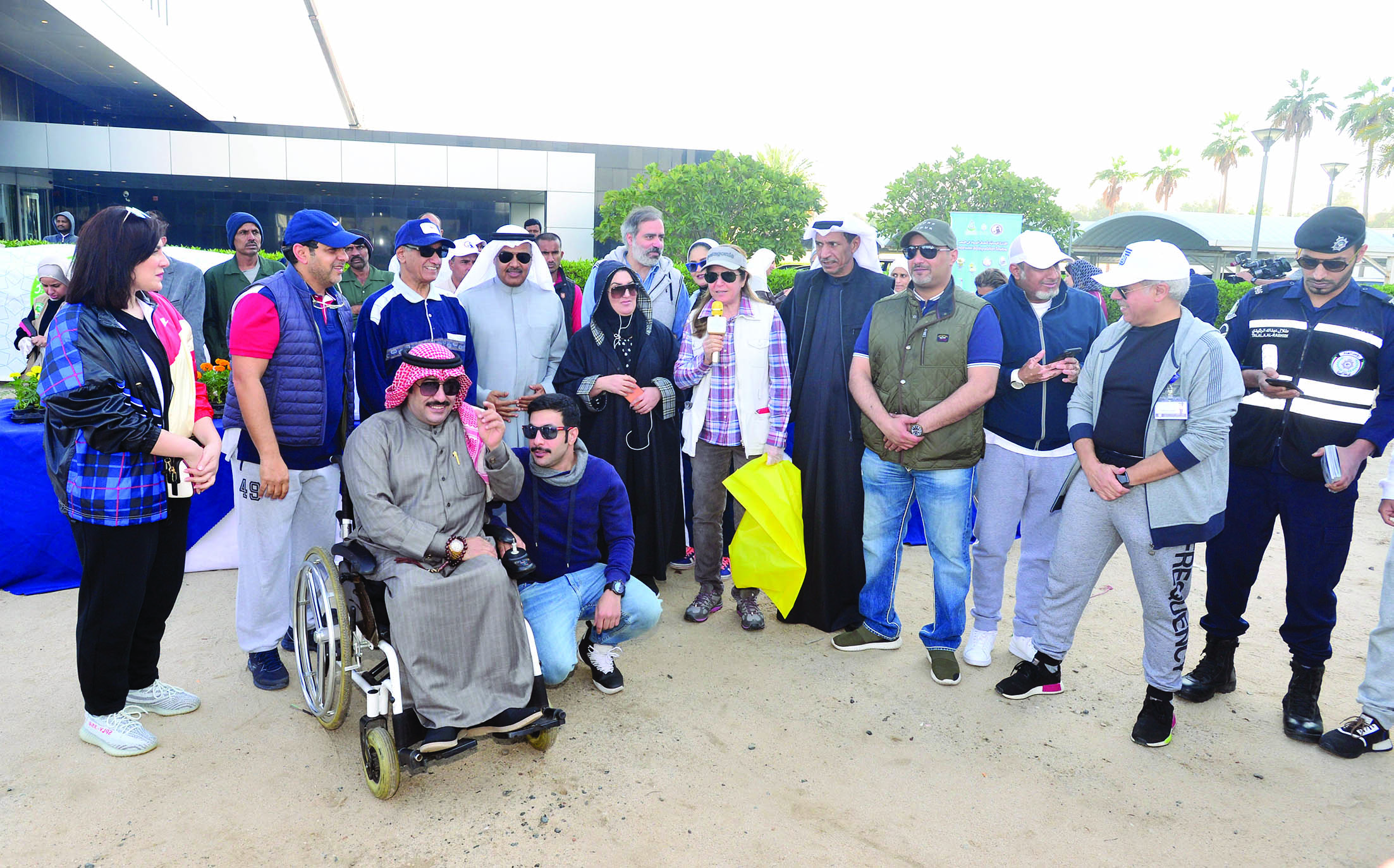 سميرة السيد عمر تتحدث للمشاركين في الحملة