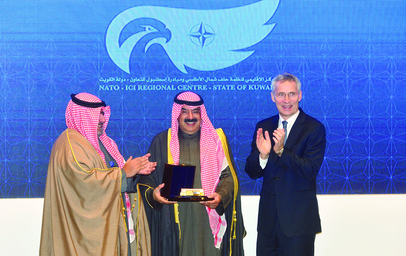 ثامر العلي وستولتنبرغ يكرمان الجارالله 