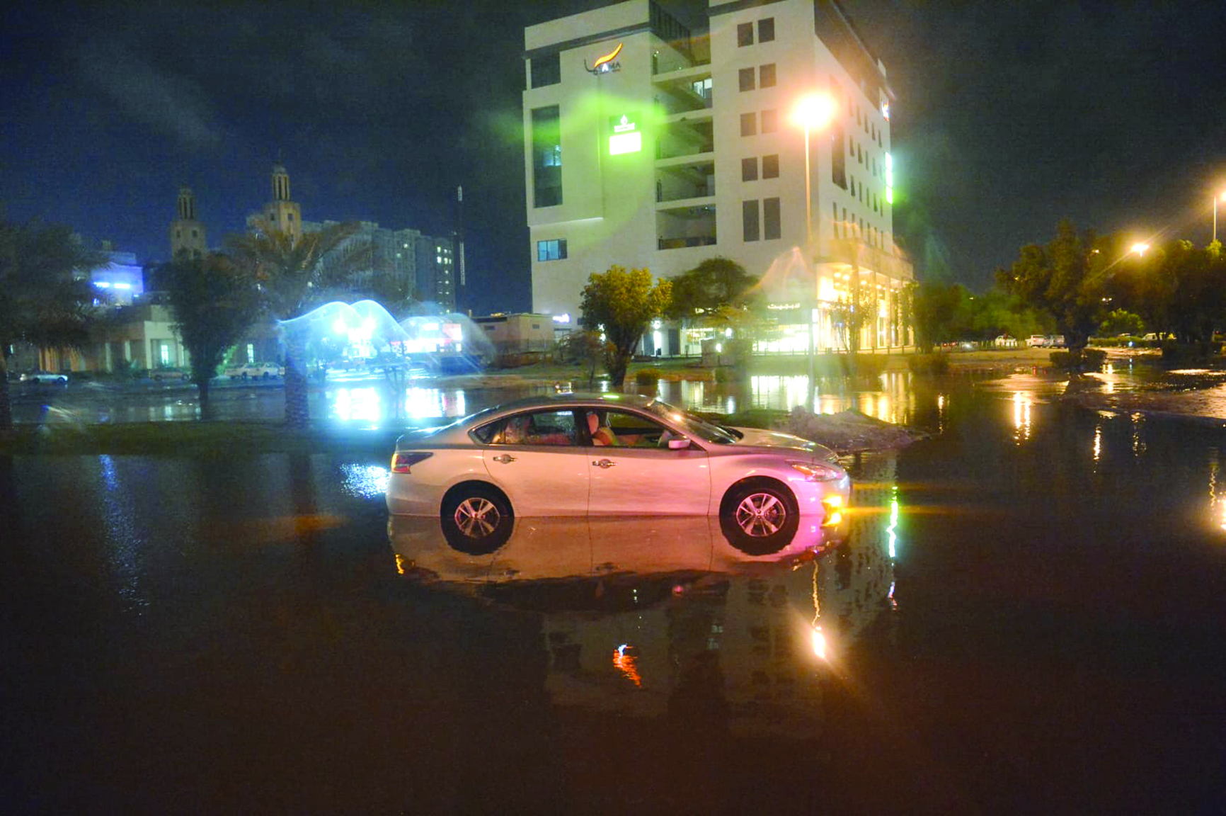 الطرق تحولت إلى أنهار