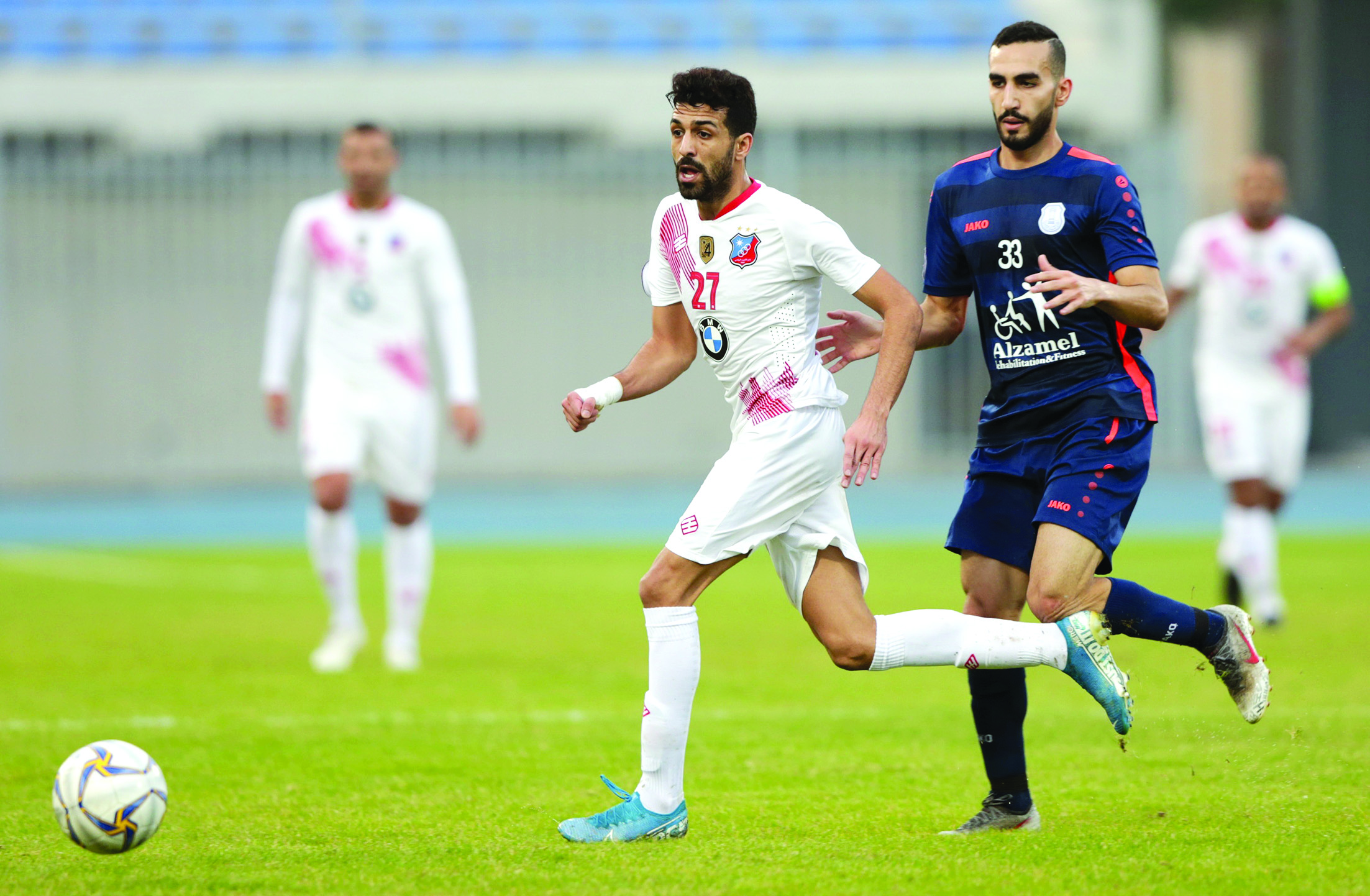 u0644u0627u0639u0628 u00abu0627u0644u0643u0648u064au062au00bb u064au0639u0642u0648u0628 u0627u0644u0637u0631u0627u0631u0648u0629 u0645u0646u0637u0644u0642u0627u064b u0628u0627u0644u0643u0631u0629 u0641u064a u0645u0628u0627u0631u0627u0629 u0623u0645u0633t(u0627u0644u0623u0632u0631u0642 u062fu0648u062a u0643u0648u0645)