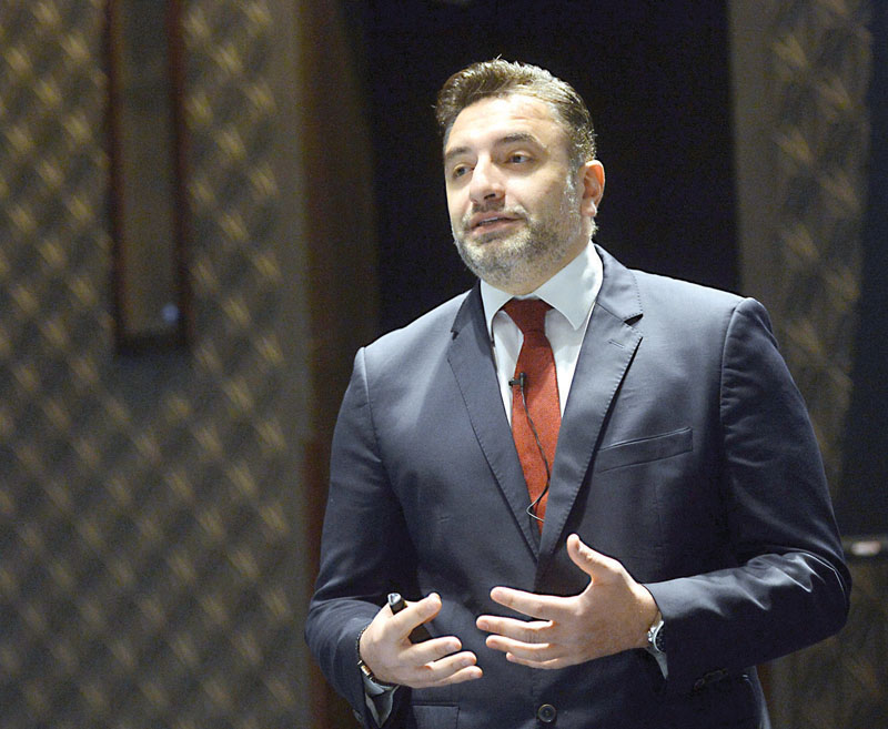 u0634u0648u0642u064a u0645u062au062du062fu062bu0627u064b  t(u062au0635u0648u064au0631 u0646u0627u064au0641 u0627u0644u0639u0642u0644u0629)