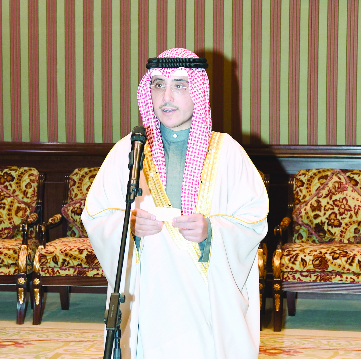 وزير الخارجية يؤدي اليمين