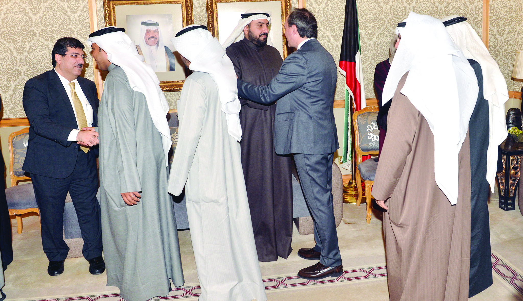 u0627u0644u0648u0632u064au0631 u0648u0648u0643u064au0644 u0627u0644u0648u0632u0627u0631u0629 u0641u064a u0627u0633u062au0642u0628u0627u0644 u0627u0644u0645u0647u0646u0626u064au0646t (u062au0635u0648u064au0631 u0646u0627u064au0641 u0627u0644u0639u0642u0644u0629)