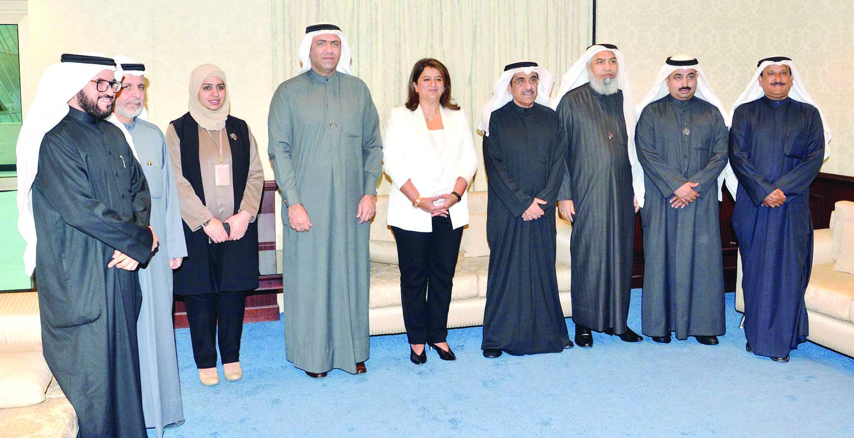 u0627u0644u0641u0627u0631u0633 u062au062au0648u0633u0637 u0642u064au0627u062fu0627u062a u00abu0627u0644u0633u0643u0646u064au0629u00bb t(u062au0635u0648u064au0631 u0646u0627u064au0641 u0627u0644u0639u0642u0644u0629)