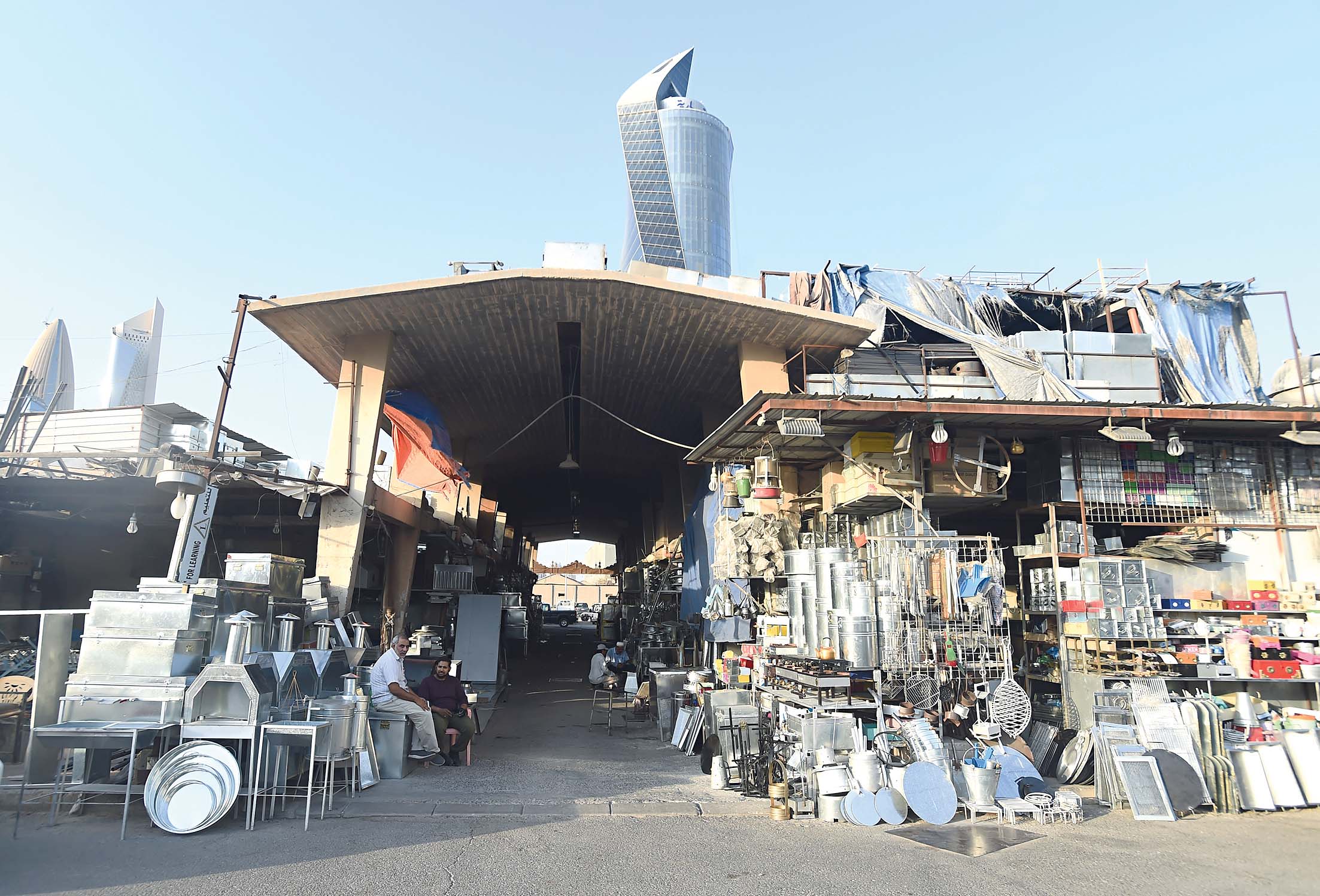 u0645u0639u0631u0648u0636u0627u062a u0645u062eu062au0644u0641u0629 u0623u0645u0627u0645 u0623u062du062f u0627u0644u0645u062du0644u0627u062a