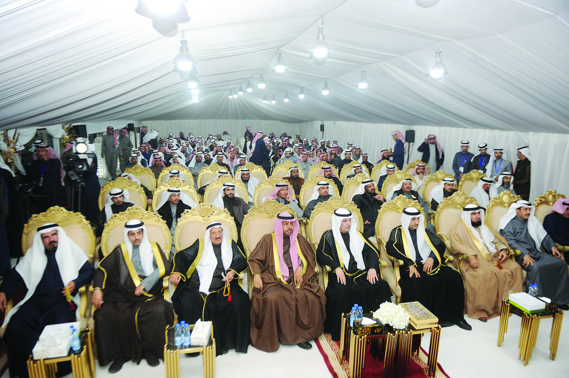 u0648u062cu0647u0627u0621 u0627u0644u0642u0628u064au0644u0629 u0641u064a u0645u0642u062fu0645u0629 u0627u0644u062du0636u0648u0631                                                                         (u062au0635u0648u064au0631 u0628u0633u0627u0645 u0632u064au062fu0627u0646)